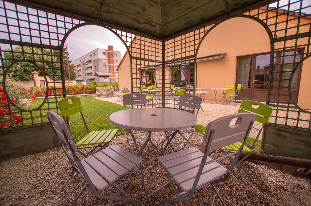 Kyriad Direct Roanne Hotel Exterior photo