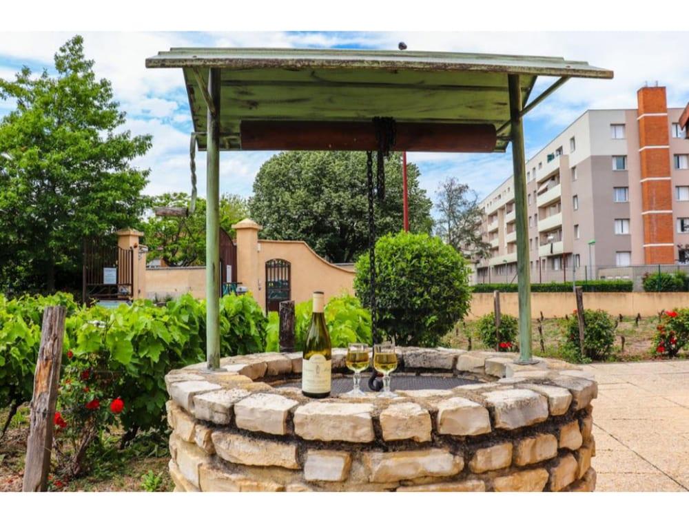 Kyriad Direct Roanne Hotel Exterior photo