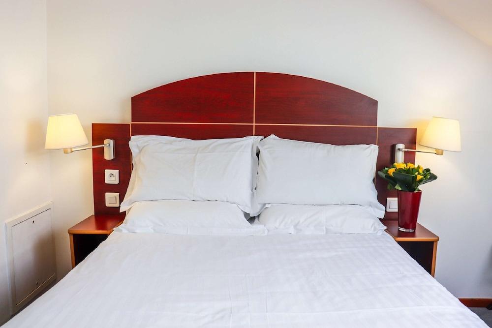 Kyriad Direct Roanne Hotel Exterior photo