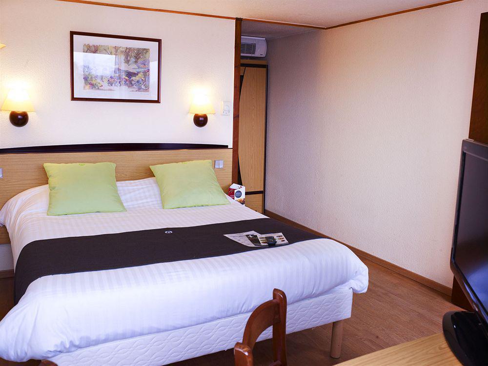 Kyriad Direct Roanne Hotel Exterior photo